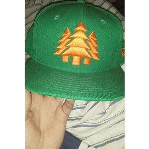 Les fitted New Era hat